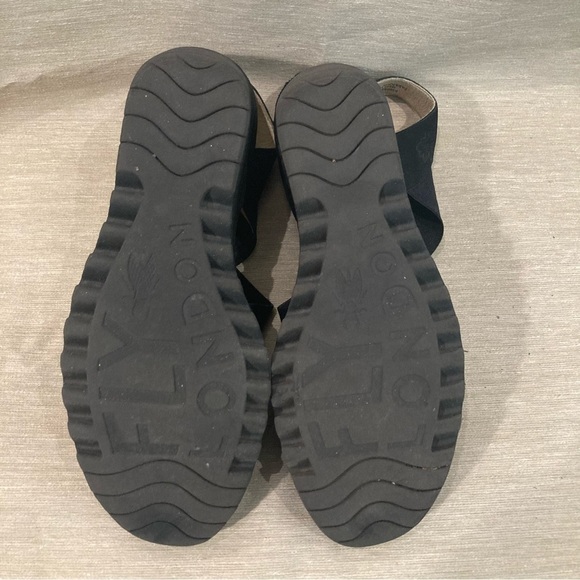 FLY LONDON Sz 40 Yaji Strap Pull On Comfort Stretch Crossover Straps Sandals - Picture 8 of 10